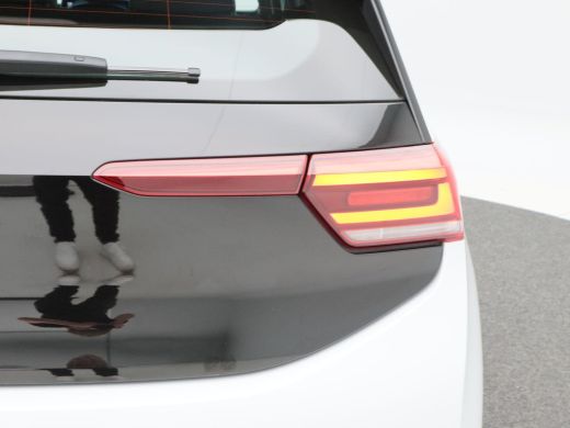 Volkswagen ID.3 Pro 58 kWh 204 Pk | Stoelverwarming | Adaptive cruise | Parkeer Sensoren | CarPlay | Navigatie | ... ActivLease financial lease