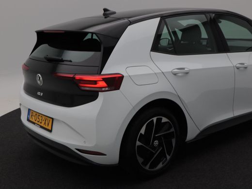 Volkswagen ID.3 Pro 58 kWh 204 Pk | Stoelverwarming | Adaptive cruise | Parkeer Sensoren | CarPlay | Navigatie | ... ActivLease financial lease