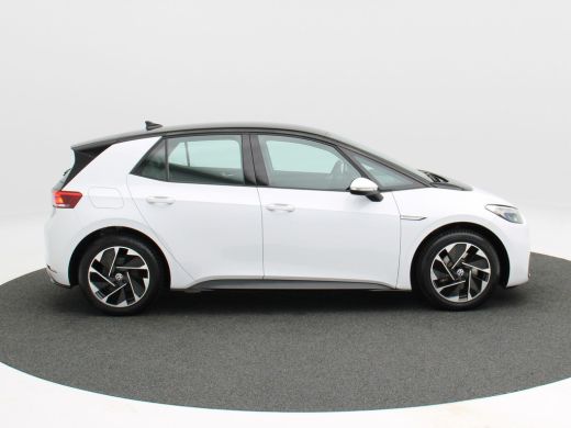 Volkswagen ID.3 Pro 58 kWh 204 Pk | Stoelverwarming | Adaptive cruise | Parkeer Sensoren | CarPlay | Navigatie | ... ActivLease financial lease
