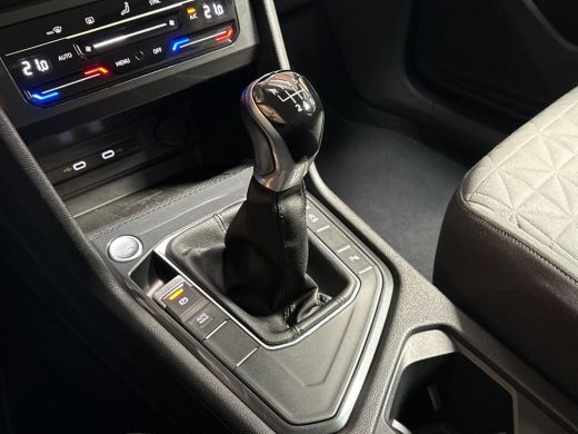 Volkswagen Tiguan 1.5 TSI Life Sport (VIRTUAL COCKPIT, APPLE CARPLAY, GROOT NAVI, KEYLESS, CAMERA, SPORTSTOELEN, GE... ActivLease financial lease