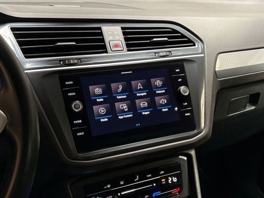 Volkswagen Tiguan 1.5 TSI Life Sport (VIRTUAL COCKPIT, APPLE CARPLAY, GROOT NAVI, KEYLESS, CAMERA, SPORTSTOELEN, GE... ActivLease financial lease