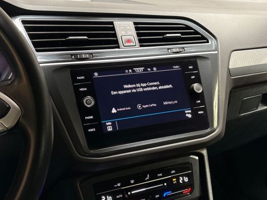 Volkswagen Tiguan 1.5 TSI Life Sport (VIRTUAL COCKPIT, APPLE CARPLAY, GROOT NAVI, KEYLESS, CAMERA, SPORTSTOELEN, GE... ActivLease financial lease