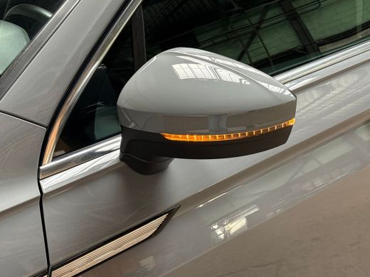 Volkswagen Tiguan 1.5 TSI Life Sport (VIRTUAL COCKPIT, APPLE CARPLAY, GROOT NAVI, KEYLESS, CAMERA, SPORTSTOELEN, GE... ActivLease financial lease