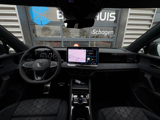 Volkswagen Tiguan R-Line Edition - eHybrid | 'App-Connect' draadloze smartphone integratie | Automatische afstandsr... ActivLease financial lease