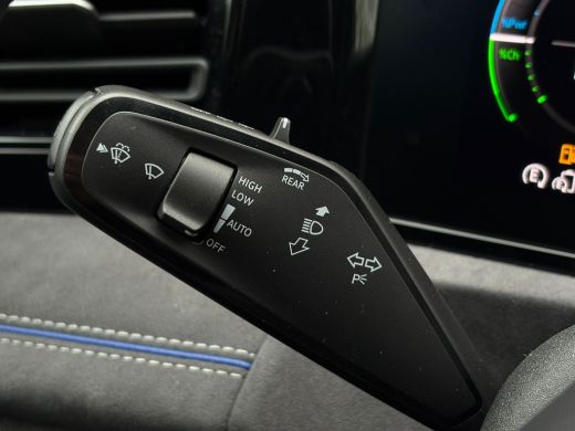 Volkswagen Tiguan R-Line Edition - eHybrid | 'App-Connect' draadloze smartphone integratie | Automatische afstandsr... ActivLease financial lease