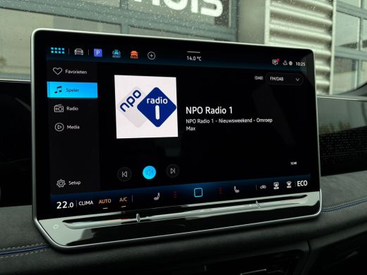 Volkswagen Tiguan R-Line Edition - eHybrid | 'App-Connect' draadloze smartphone integratie | Automatische afstandsr... ActivLease financial lease