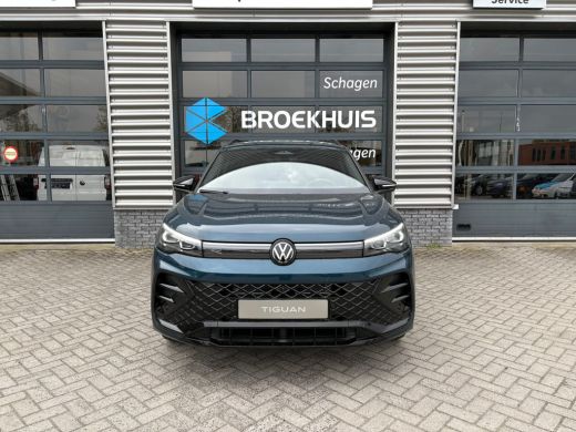 Volkswagen Tiguan R-Line Edition - eHybrid | 'App-Connect' draadloze smartphone integratie | Automatische afstandsr... ActivLease financial lease