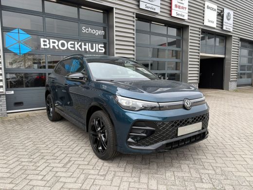 Volkswagen Tiguan R-Line Edition - eHybrid | 'App-Connect' draadloze smartphone integratie | Automatische afstandsr... ActivLease financial lease
