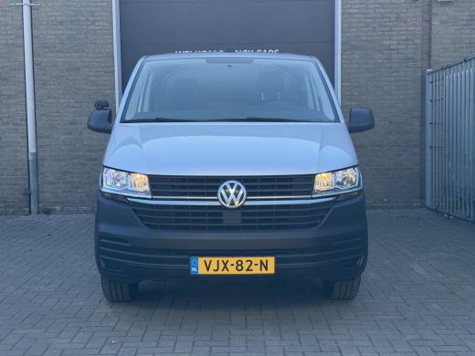 Volkswagen Transporter 2.0 TDI L2H1 150PK Euro6 CarPlay/cruise control/Trekhaak/dab ActivLease financial lease
