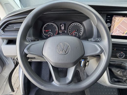 Volkswagen Transporter 2.0 TDI L2H1 150PK Euro6 CarPlay/cruise control/Trekhaak/dab ActivLease financial lease