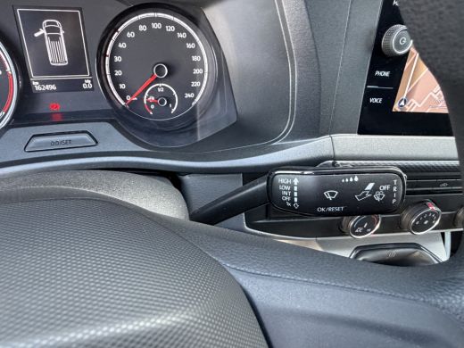 Volkswagen Transporter 2.0 TDI L2H1 150PK Euro6 CarPlay/cruise control/Trekhaak/dab ActivLease financial lease