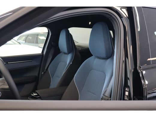 Volvo  EX30 Single 272PK Europa Plus 51kWh Black Edition | Power Seats | Climate Pack | 19" | Warmtepomp ActivLease financial lease