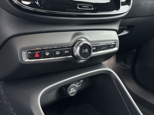 Volvo  EX40 Single Motor Extended Range Core 82 kWh | 19" | Adaptieve Cruise | BLIS | Harman Kardon | Stoel/S... ActivLease financial lease