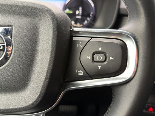 Volvo  XC40 T4 Plug-in hybrid Plus Dark | Apple Carplay/Android Auto | Premium audio | Stuurverwarming | Acht... ActivLease financial lease