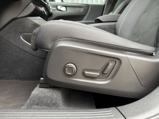 Volvo  XC40 T4 Plug-in hybrid Plus Dark | Apple Carplay/Android Auto | Premium audio | Stuurverwarming | Acht... ActivLease financial lease