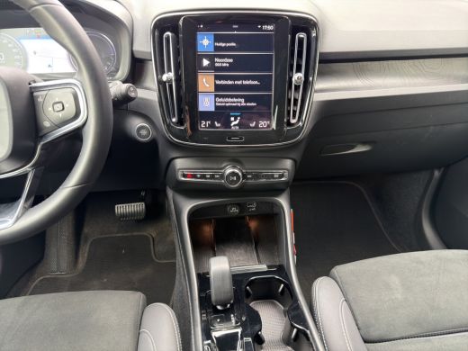 Volvo  XC40 T4 Plug-in hybrid Plus Dark | Apple Carplay/Android Auto | Premium audio | Stuurverwarming | Acht... ActivLease financial lease