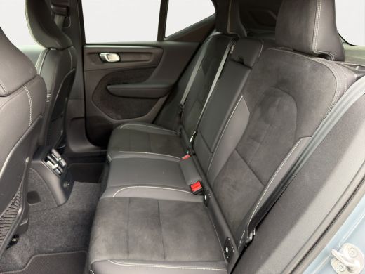 Volvo  XC40 T4 Plug-in hybrid Plus Dark | Apple Carplay/Android Auto | Premium audio | Stuurverwarming | Acht... ActivLease financial lease