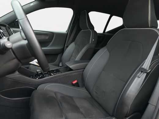 Volvo  XC40 T4 Plug-in hybrid Plus Dark | Apple Carplay/Android Auto | Premium audio | Stuurverwarming | Acht... ActivLease financial lease