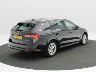 Skoda Octavia Combi 1.5 e-TSi 150 Pk Automaat Business Edition Plus | Camera | Stoelverwarming | Cruise Control...