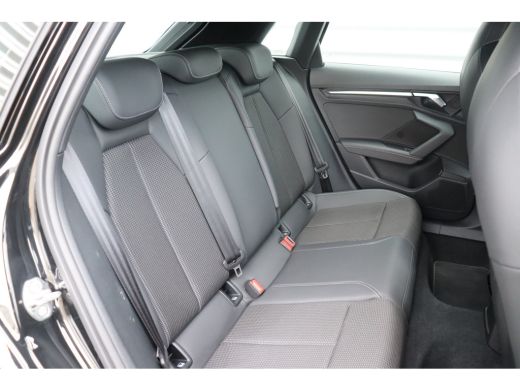Audi A3 Sportback 35 TFSI 150PK S EDITION AUTOMAAT / NAVI / LEDER / CLIMA / FULL-LED / PDC / KEYLESS / 18... ActivLease financial lease