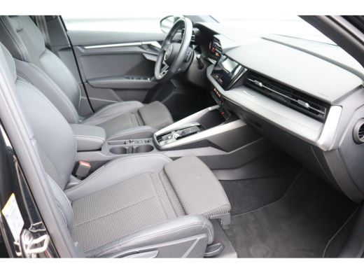Audi A3 Sportback 35 TFSI 150PK S EDITION AUTOMAAT / NAVI / LEDER / CLIMA / FULL-LED / PDC / KEYLESS / 18... ActivLease financial lease