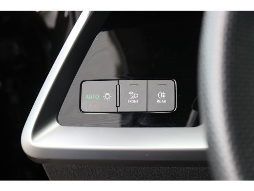 Audi A3 Sportback 35 TFSI 150PK S EDITION AUTOMAAT / NAVI / LEDER / CLIMA / FULL-LED / PDC / KEYLESS / 18... ActivLease financial lease
