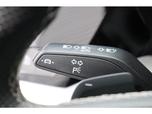 Audi A3 Sportback 35 TFSI 150PK S EDITION AUTOMAAT / NAVI / LEDER / CLIMA / FULL-LED / PDC / KEYLESS / 18... ActivLease financial lease