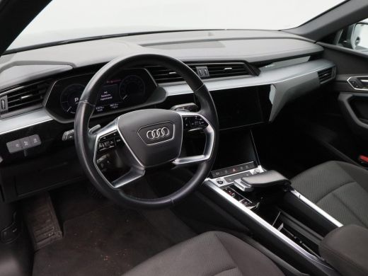 Audi e-tron 55 quattro edition 95 kWh 150 Pk | Stoelverwarming | Camera | Climatronic | Carplay | Navigatie |... ActivLease financial lease