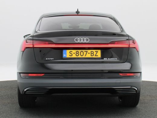 Audi e-tron 55 quattro edition 95 kWh 150 Pk | Stoelverwarming | Camera | Climatronic | Carplay | Navigatie |... ActivLease financial lease