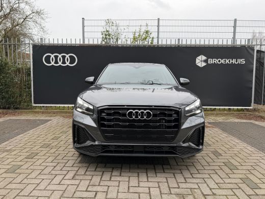 Audi Q2 35 TFSI S line | Leder | 18 Inch | Camera achter | ACC | Keyless entry | Matrix | Trekhaak | ActivLease financial lease