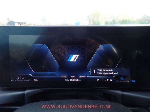 BMW 3 Serie Touring 320e xDrive FACELIFT WIDESCREEN / CARPLAY / TREKHAAK / SPORTLEER ActivLease financial lease