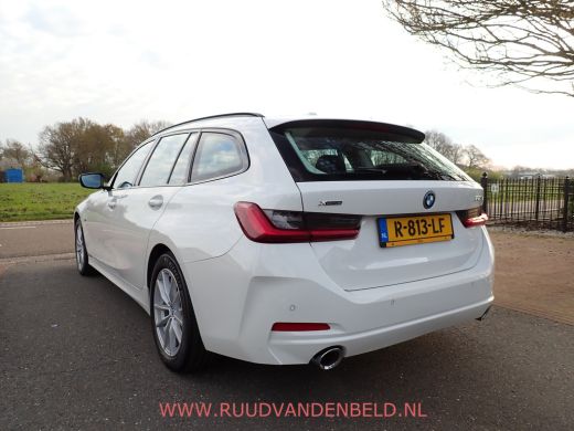 BMW 3 Serie Touring 320e xDrive FACELIFT WIDESCREEN / CARPLAY / TREKHAAK / SPORTLEER ActivLease financial lease
