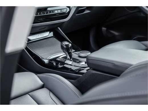 BMW X3 xDrive30e Business Edition Plus Trekhaak / Camera / Carplay / LED / ActivLease financial lease