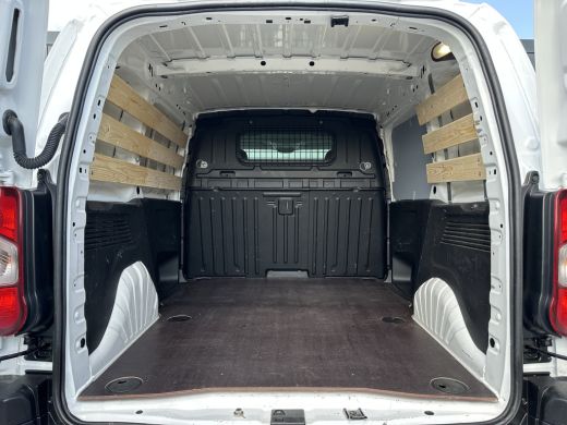 Citroën Berlingo 1.2 PureTech 111 PK / BENZINE / 1e EIG. / BPM VRIJ !! / L1H1 / AIRCO / CAMERA / 6-BAK ActivLease financial lease