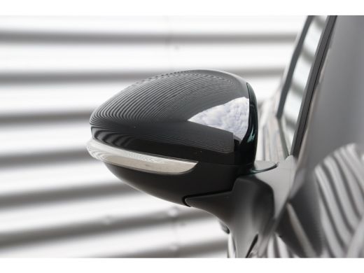 Citroën C3 Citroen 1.2 PURETECH 83PK 5-DRS SHINE / NAVI / CLIMA / LED / PDC / 16" LMV / WINTERPAKKET / BLUET... ActivLease financial lease