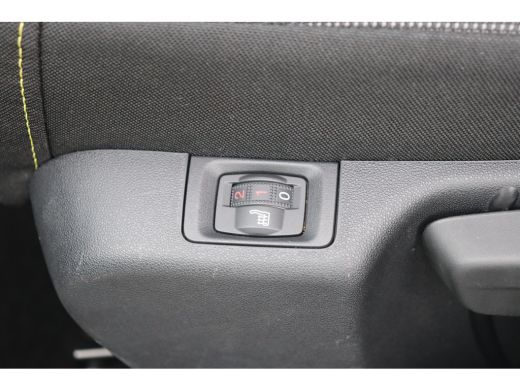 Citroën C3 Citroen 1.2 PURETECH 83PK 5-DRS SHINE / NAVI / CLIMA / LED / PDC / 16" LMV / WINTERPAKKET / BLUET... ActivLease financial lease