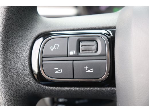 Citroën C3 Citroen 1.2 PURETECH 83PK 5-DRS SHINE / NAVI / CLIMA / LED / PDC / 16" LMV / WINTERPAKKET / BLUET... ActivLease financial lease