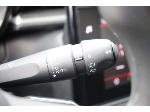 Citroën C3 Citroen 1.2 PURETECH 83PK 5-DRS SHINE / NAVI / CLIMA / LED / PDC / 16" LMV / WINTERPAKKET / BLUET... ActivLease financial lease