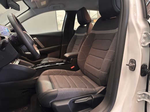 Citroën C4 1.2 Hybrid 136 Plus | Achteruitrijcamera | Apple Carplay/Android Auto|telefoonintegratie premium ... ActivLease financial lease