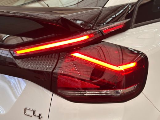 Citroën C4 1.2 Hybrid 136 Plus | Achteruitrijcamera | Apple Carplay/Android Auto|telefoonintegratie premium ... ActivLease financial lease