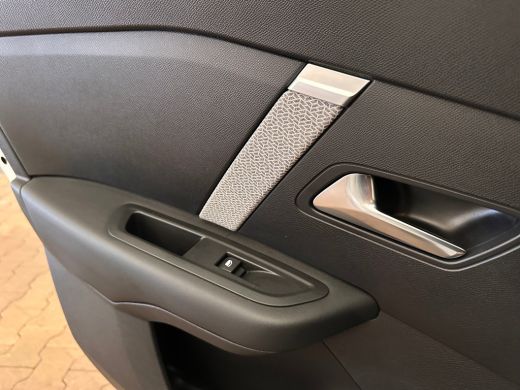 Citroën C4 1.2 Hybrid 136 Plus | Achteruitrijcamera | Apple Carplay/Android Auto|telefoonintegratie premium ... ActivLease financial lease