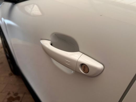 Citroën C4 1.2 Hybrid 136 Plus | Achteruitrijcamera | Apple Carplay/Android Auto|telefoonintegratie premium ... ActivLease financial lease