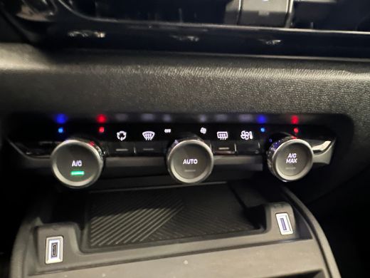 Citroën C4 1.2 Hybrid 136 Plus | Achteruitrijcamera | Apple Carplay/Android Auto|telefoonintegratie premium ... ActivLease financial lease