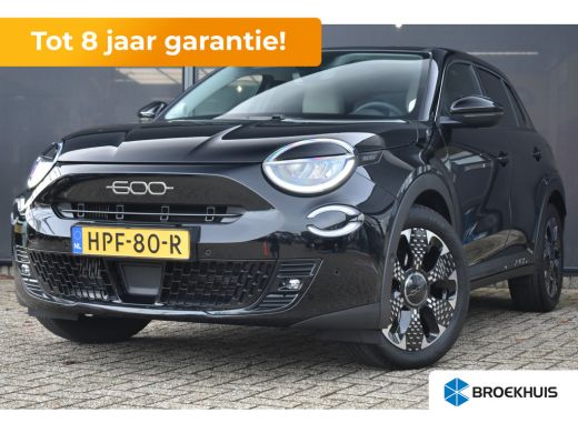 Fiat 600 1.2 Hybrid La Prima 145pk 8 Jaar Garantie! | Vol-Leder | Massage | Adaptive Cruise  | Elektr. Ach...