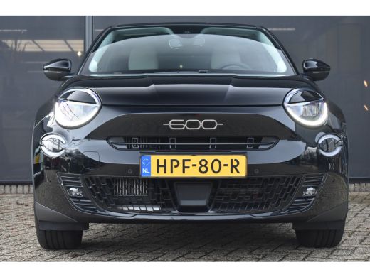 Fiat 600 1.2 Hybrid La Prima 145pk 8 Jaar Garantie! | Vol-Leder | Massage | Adaptive Cruise  | Elektr. Ach... ActivLease financial lease