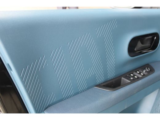 Fiat Grande Panda La Prima | 10,25" touchscreen radio met Bluetooth, DAB & USB &eacute;n Navigatie | 10" digitaal instrume... ActivLease financial lease