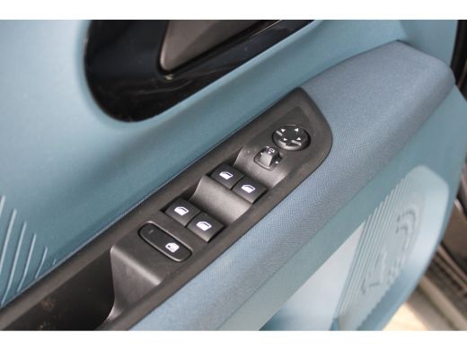 Fiat Grande Panda La Prima | 10,25" touchscreen radio met Bluetooth, DAB & USB &eacute;n Navigatie | 10" digitaal instrume... ActivLease financial lease