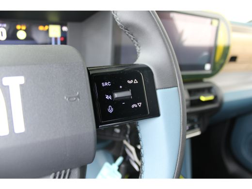 Fiat Grande Panda La Prima | 10,25" touchscreen radio met Bluetooth, DAB & USB &eacute;n Navigatie | 10" digitaal instrume... ActivLease financial lease