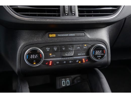 Ford Focus 1.0 EcoBoost Titanium Automaat | 100% dealer o.h. | Adaptieve cruise | Trekhaak | Winter-pack | E... ActivLease financial lease