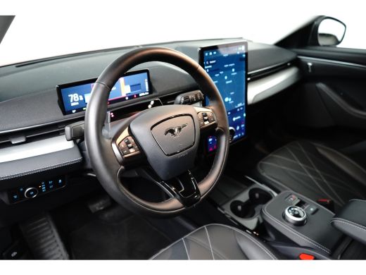 Ford Mustang Mach-E Mach-E RWD 75 kWh | Camera | Adapt. Cruise | Standkachel | Stoel en Stuurverwarming | Apple/Andro... ActivLease financial lease